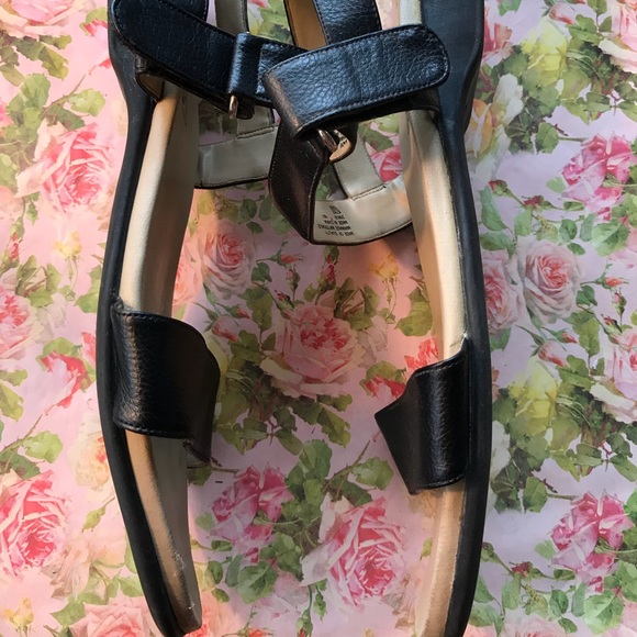 Ladies Size 10, Navy Sandals - Picture 6 of 8